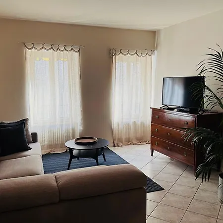 Curt De L'elba With Private Garden And Parking - شقة